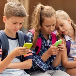 Floridában megtiltották a közösségi média használatát gyerekeknek