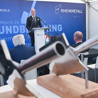 A honvédelmi miniszter bejelentette: azon dolgoznak, hogy megnyerjék a magyaroknak a jövőt