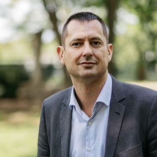 Áfamentes sírmegváltást, állami segítséget sürget az MSZP