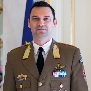 Felmentették, majd kinevezték Porkoláb Imre dandártábornok