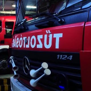 Tízemeletes panel szemétledobója égett a fővárosban