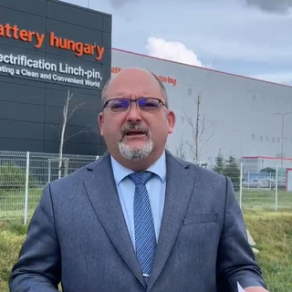 LMP: telepítsenek ellenőrző állomásokat a veszélyes vegyi üzemek mellé!