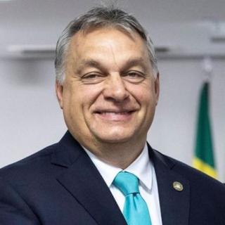 Orbán elutazik és személyesen veszi át azt a díjat, amit tavaly Putyin kapott