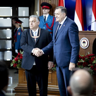 Orbán Viktor átvette a boszniai Szerb Köztársaság Érdemrendje láncon kitüntetést