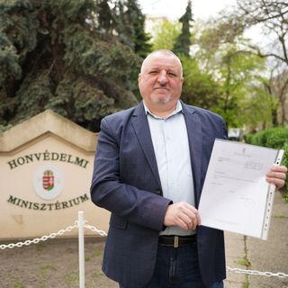 Nem adja fel! – Komjáthi Imre tovább keresi Szijjártóék többmilliós szendvicseinek könyvelését