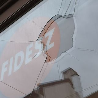 Elfogták a Fidesz szegedi irodájának támadóját