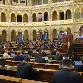 A háborús veszélyhelyzet meghosszabbításáról is tárgyal ma az Országgyűlés
