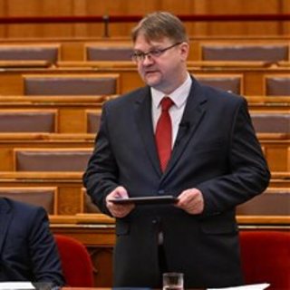 Parlamenti vita a jogalkotási törvény módosításáról