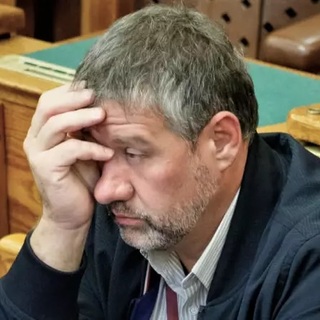 Hiába vádolják költségvetési csalással, Simonka György indul az önkormányzati választáson