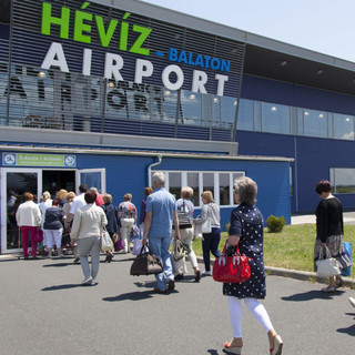 Több mint kétmilliárdot költ a kormány a Hévíz-Balaton repülőtérre