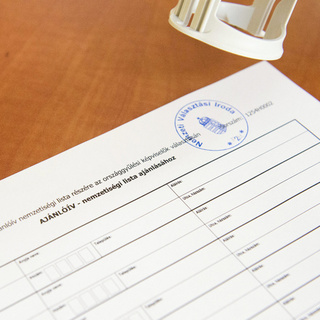 Több ezer forintot is fizethet az, aki nem viszi vissza az ajánlóíveket