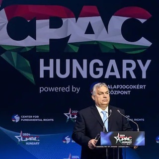 Orbán vérgőzös nacionalizmusa éles ellentétben áll az amerikai konzervativizmussal