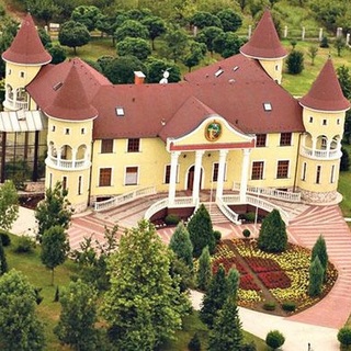 19 évig várt vevőre Kádár János néhai sofőrjének lakatlan luxusvillája