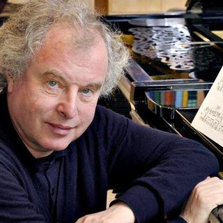 Schiff András szívesen hazajönne, de ehhez nem elég a kormányt lecserélni