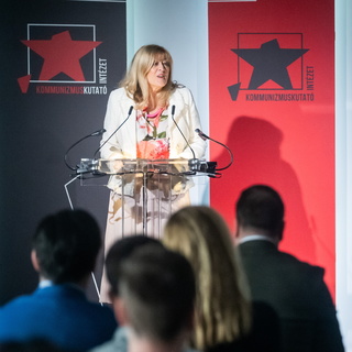 Schmidt Mária szerint sok fiatal gondolkodását ma is megmérgezi a kommunizmus