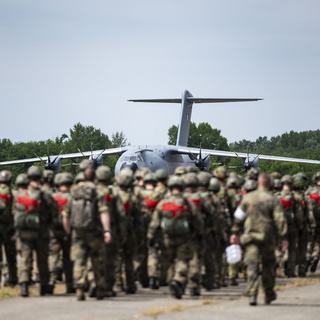 Sokezres hadgyakorlatot tartanak a békepárti Magyarországon