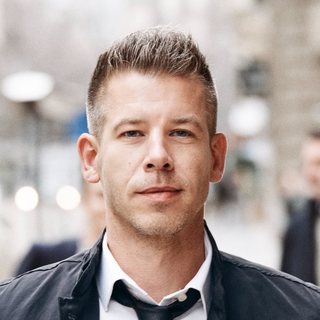 A magyarok egy része biankó csekket állít ki Magyar Péternek