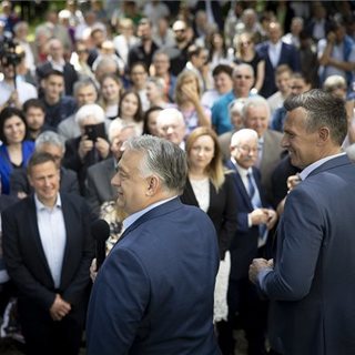 Orbán Viktor: a háborún nyerészkedőknek a békepárti Magyarország az útjukban áll