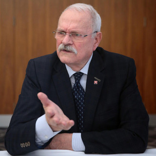 A belügyminiszter szerint Szlovákia a polgárháború szélére került