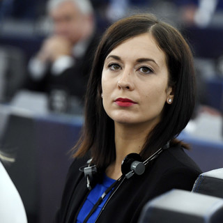 Cseh Katalin: Orbán Viktor nem mond igazat, nem igaz, hogy baloldali aktivista lőtt Ficora