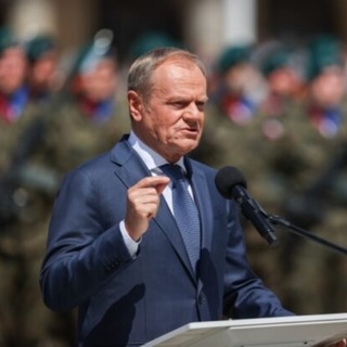 Donald Tusk: Lengyelország 2,5 milliárd dollárt fordít a keleti határvédelem megerősítésére