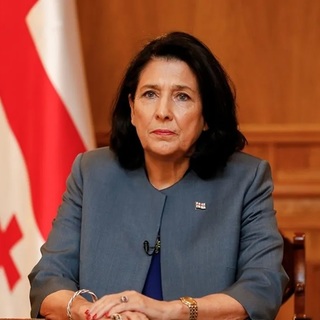 Georgia elnöke tényleg megvétózta a külföldi ügynökökről szóló törvényt