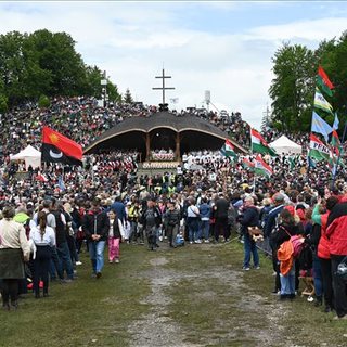 Semjén Zsolt: a békét kértük a Szűzanyától Csíksomlyón