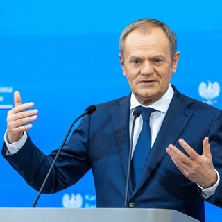 Donald Tusk: a Lengyelország keleti határán át érkező migránsok több mint 90 százalékának orosz vízuma van