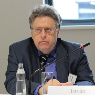 Aligha változik Irán a „teheráni mészáros” halála után