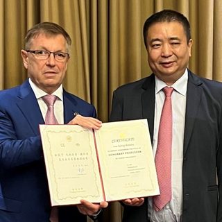 A Fudan tiszteletbeli professzora lett Matolcsy György