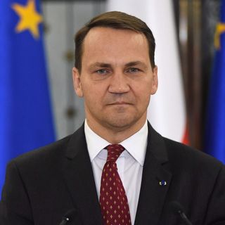 Lengyelország korlátozza az orosz diplomaták mozgását