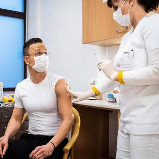 Szijjártó szerint Magyarországon volt a legsikeresebb oltási kampány az Európai Unióban