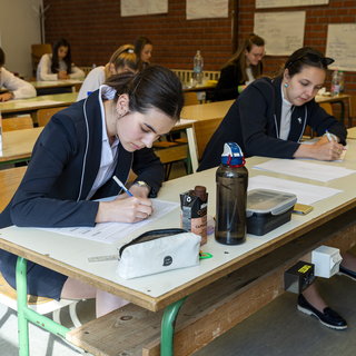 Az Oktatási Hivatal szerint sikerrel debütált a megújított érettségi