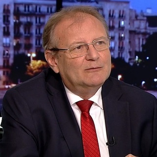 „Tőlem nem áll távol sem az óbor, sem az ókor, sem az óbaloldal"