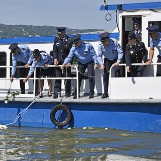 A Hableány-katasztrófa és a verőcei hajóbaleset áldozataira emlékeztek