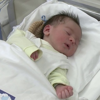 KSH: áprilisban 6139 gyermek született, és 9396 ember halt meg