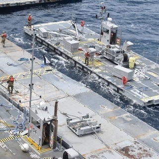 Elszállították a megsérült amerikai mólót a Gázai övezet partjáról