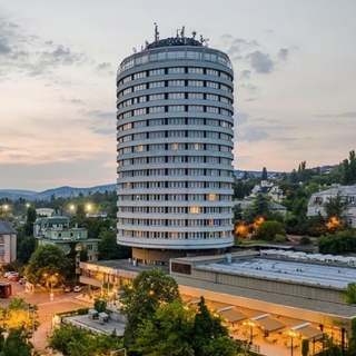 Garancsi Istvánék megveszik Budapest ikonikus szállodáját