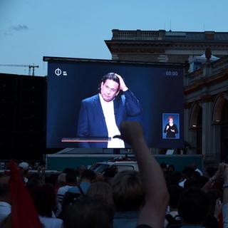 Szánalmas szomorújáték Orbán Viktor magántévéjében