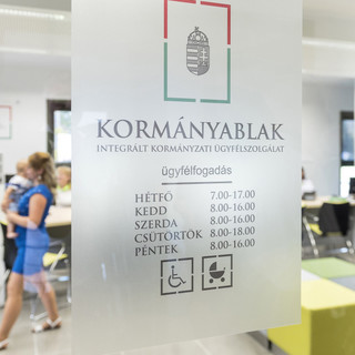 Rendkívüli nyitvatartással készülnek a kormányablakok