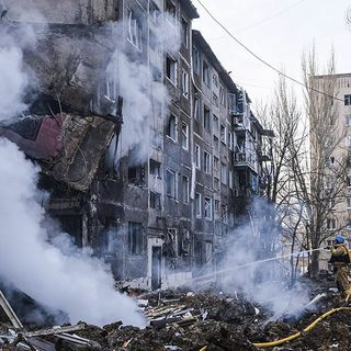 Oroszország légibombát dobott egy Harkiv megyei településre, sérültek