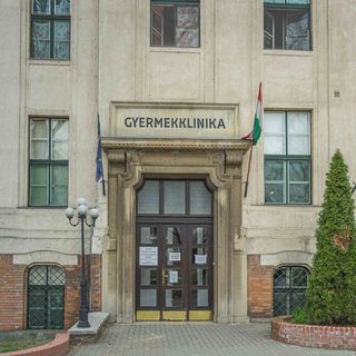 Hét hete nincs gyermeksebészeti és traumatológiai ellátás Szegeden, 200 műtét maradt el