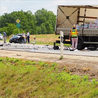 Baleset miatt lezárták az 55-ös utat Domaszéknél