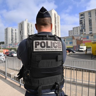 Őrizetbe vettek egy merényletre készülő oroszbarát férfit a párizsi repülőtér közelében