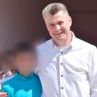 Gyerekekkel kampányolt a fideszes polgármesterjelölt, aki szerint minden rendben van ezzel