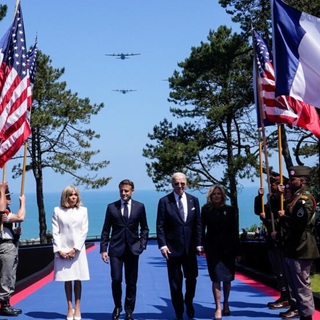 Ahogy 80 éve a nácik, ma az oroszok ellen kell összefogni