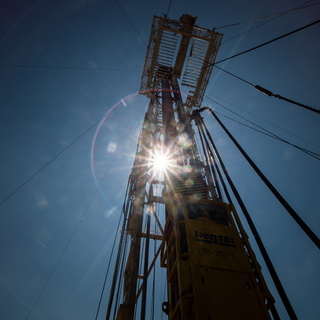 Újabb olajkút állt hadrendbe a vecsési olajmezőn - fotók