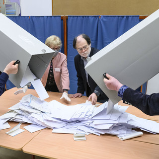 Több mint 28 ezer delegált segíti a szavazókörökben a munkát