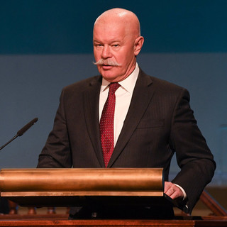 Benyújtotta lemondását Csák János miniszter