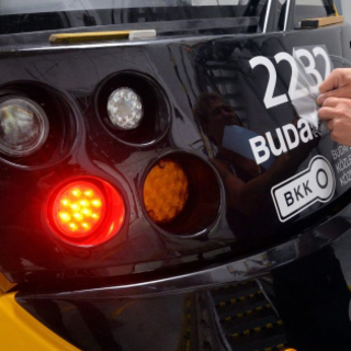 BKK: megérkezett az első új CAF-villamos karosszériája Budapestre